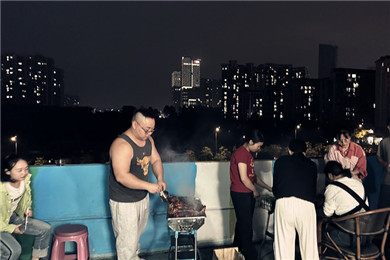 疯狂森林组织开展员工“趣味烧烤”团建活动